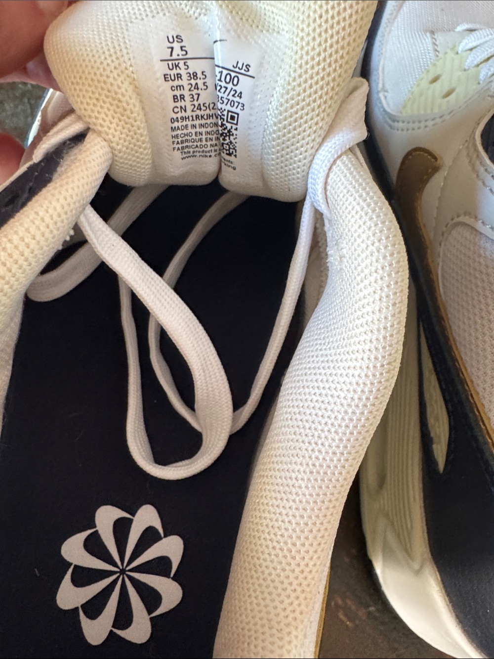 Nike Air Max- 7.5 -White, cream, navy, gold swoosh. No box, never worn. - Picture 3 of 5